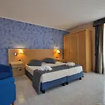 Bristol Hotel 3*