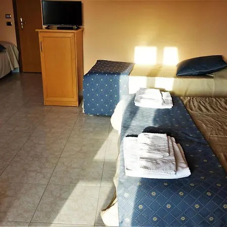 Bristol Hotel 3*