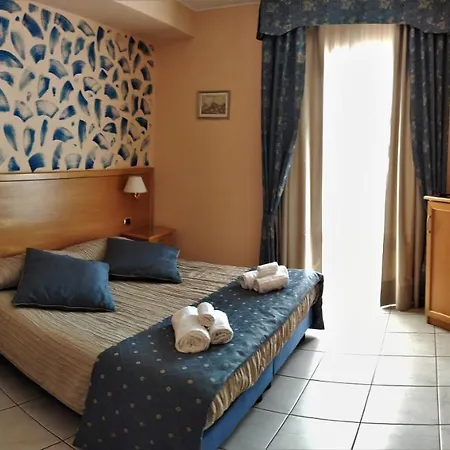 Bristol Hotel 3*