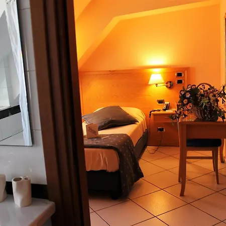 Bristol Hotel 3*