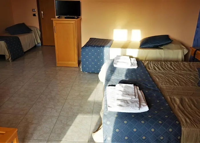 Bristol Отель 3*