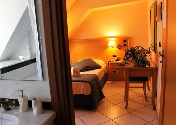 Bristol Hotel 3*