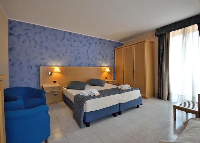 Bristol Hotel 3*