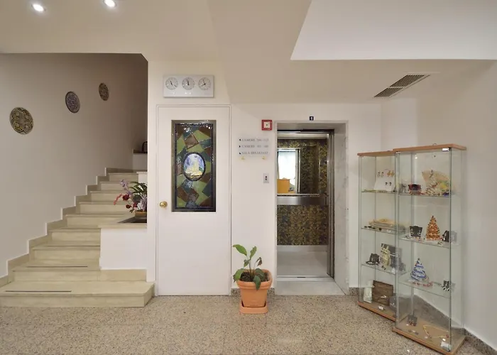 Отель Bristol Энна