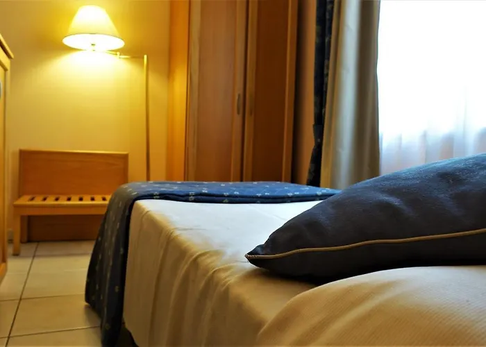 Bristol מלון אנה