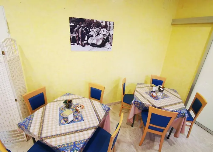 Bristol מלון אנה